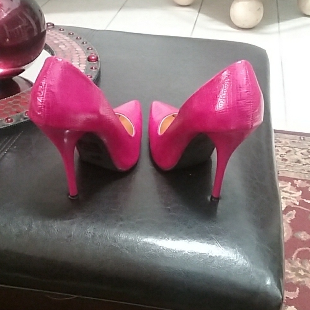 Fuchsia shoes